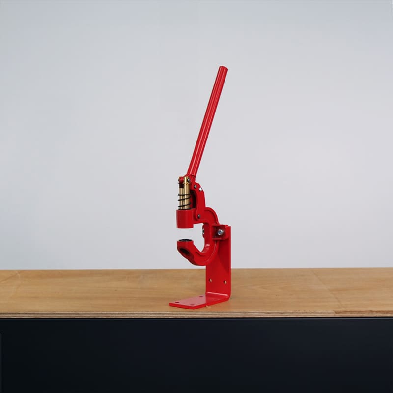 Poinçonneuse pour boite de dérivation pour pieuvres électriques - équipement périphériques Mecaspin